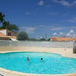 Pavillon à 100m De La Avec Piscine, Parking Privé, Pour 4 Pers. à La Grière, Sur - Fr-1-357-12 *