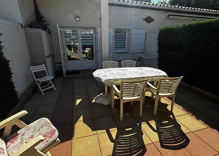 Pavillon à 100m De La Avec Piscine, Parking Privé, Pour 4 Pers. à La Grière, Sur - Fr-1-357-12 *